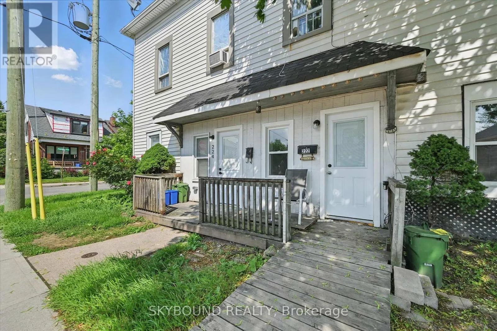 224 ROSSLYN AVENUE N
