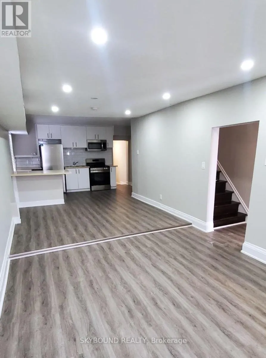 224 ROSSLYN AVENUE N