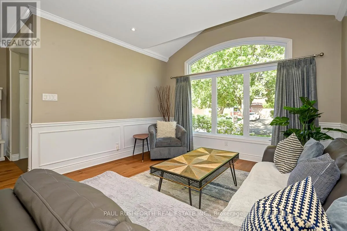 34 APPLE CREEK CRESCENT