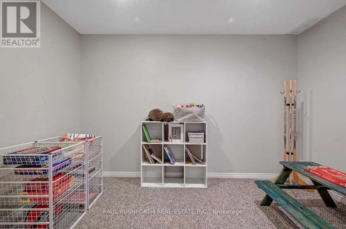34 APPLE CREEK CRESCENT