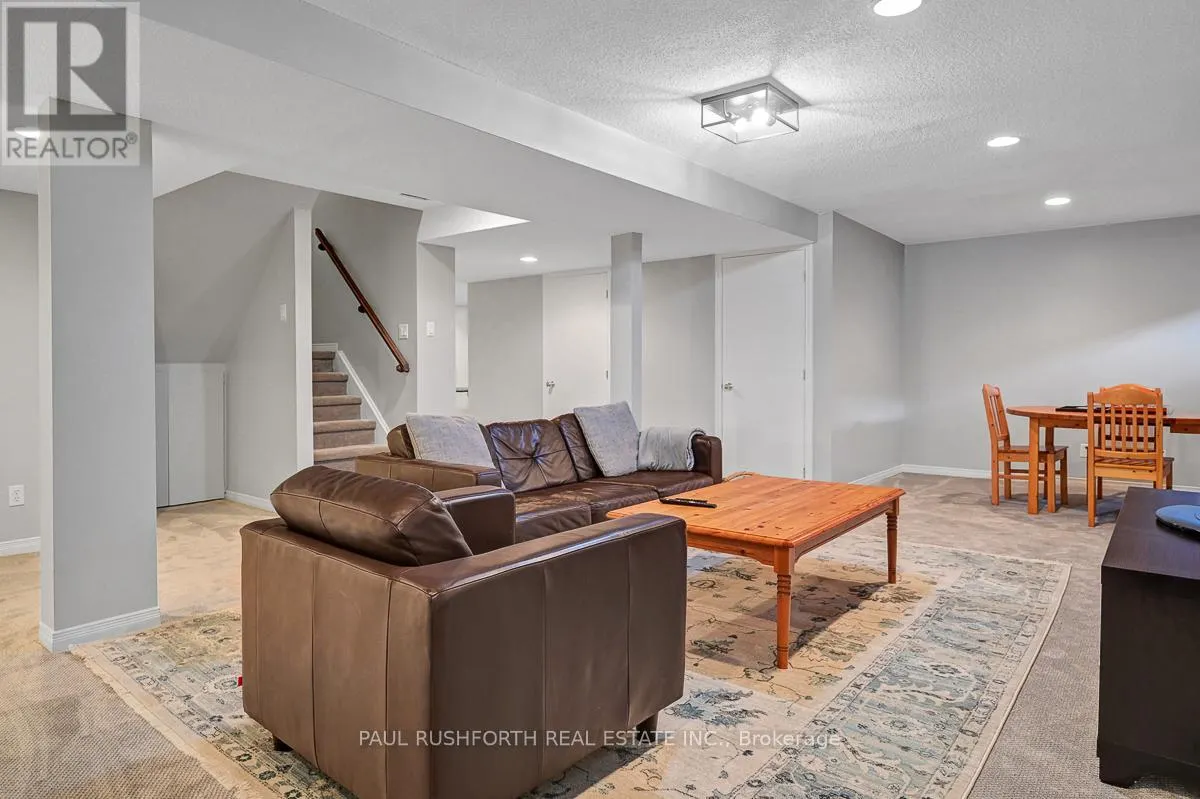 34 APPLE CREEK CRESCENT