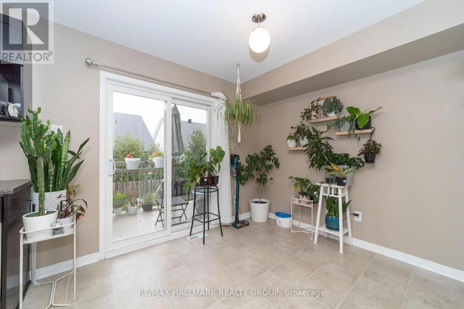 12 - 309 GALSTON PRIVATE