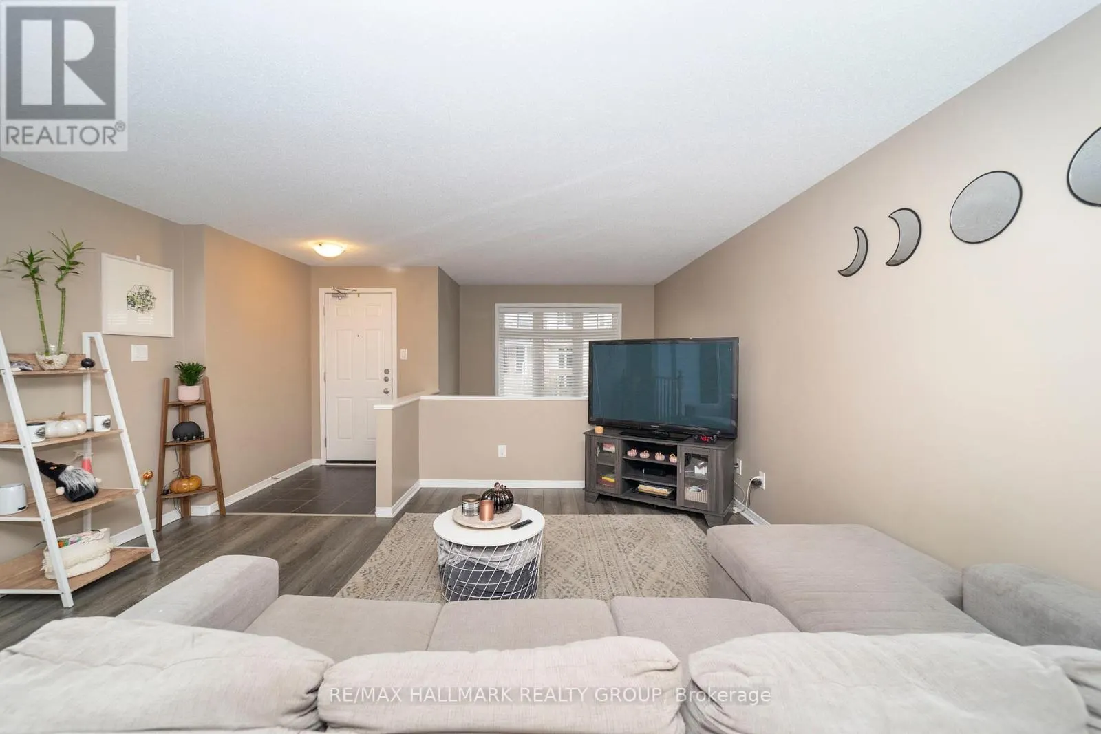 12 - 309 GALSTON PRIVATE