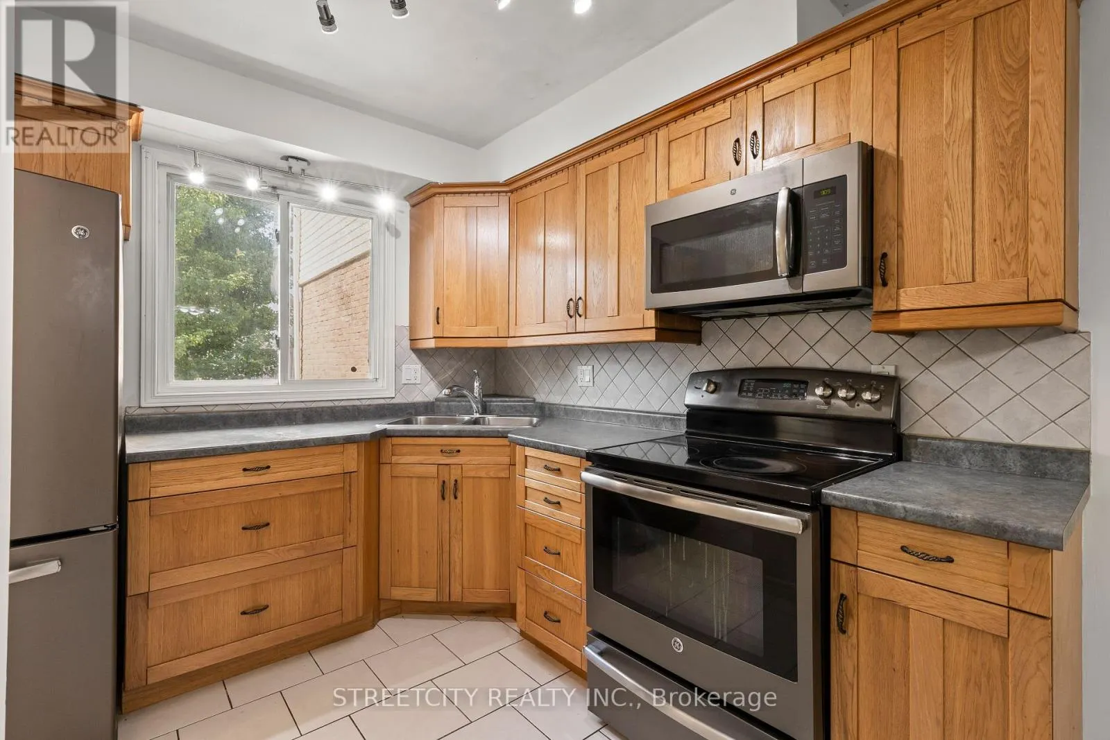 76 - 230 CLARKE ROAD, #76