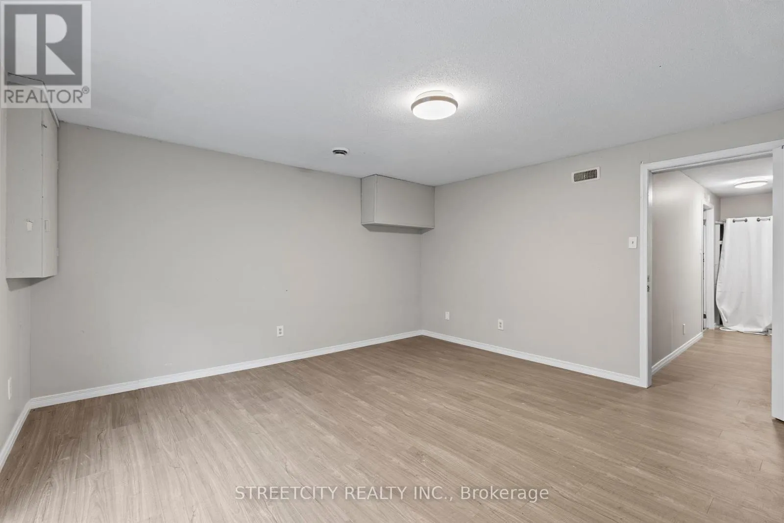 36 - 577 THIRD STREET, #36
