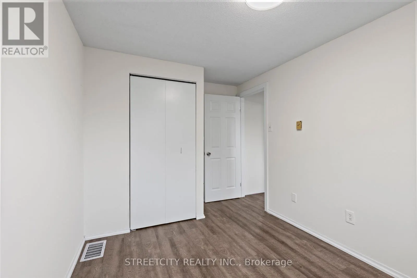 36 - 577 THIRD STREET, #36