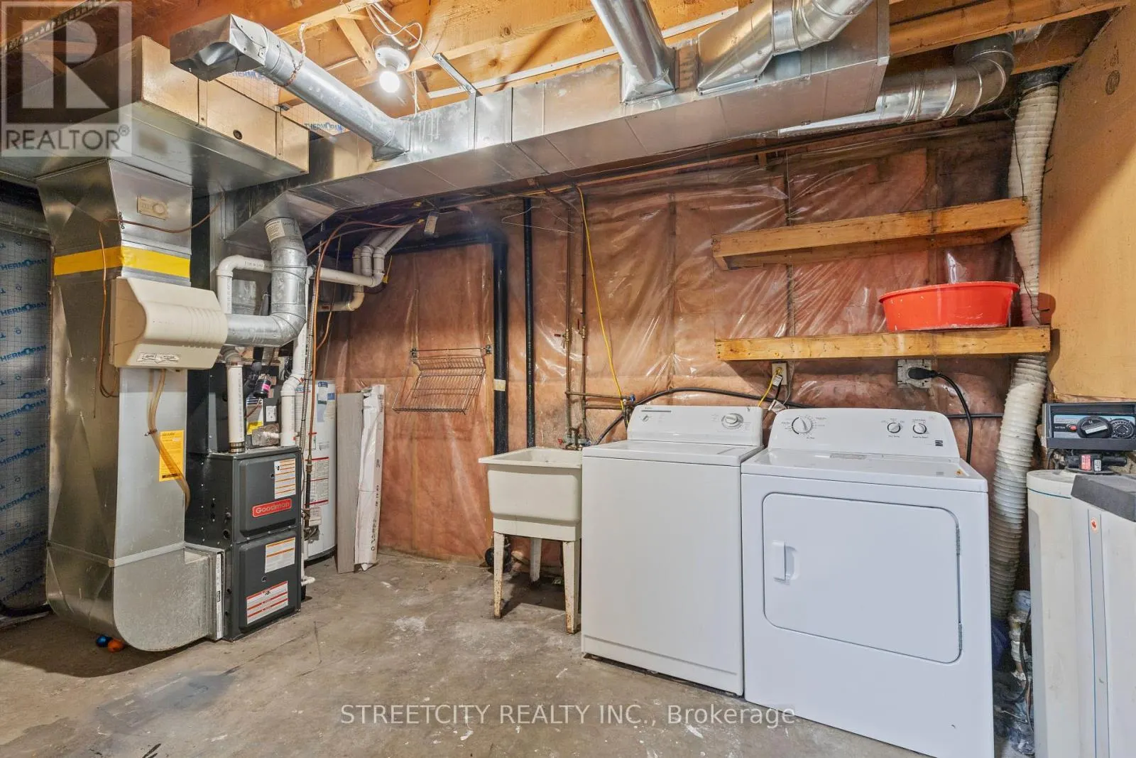 36 - 577 THIRD STREET, #36