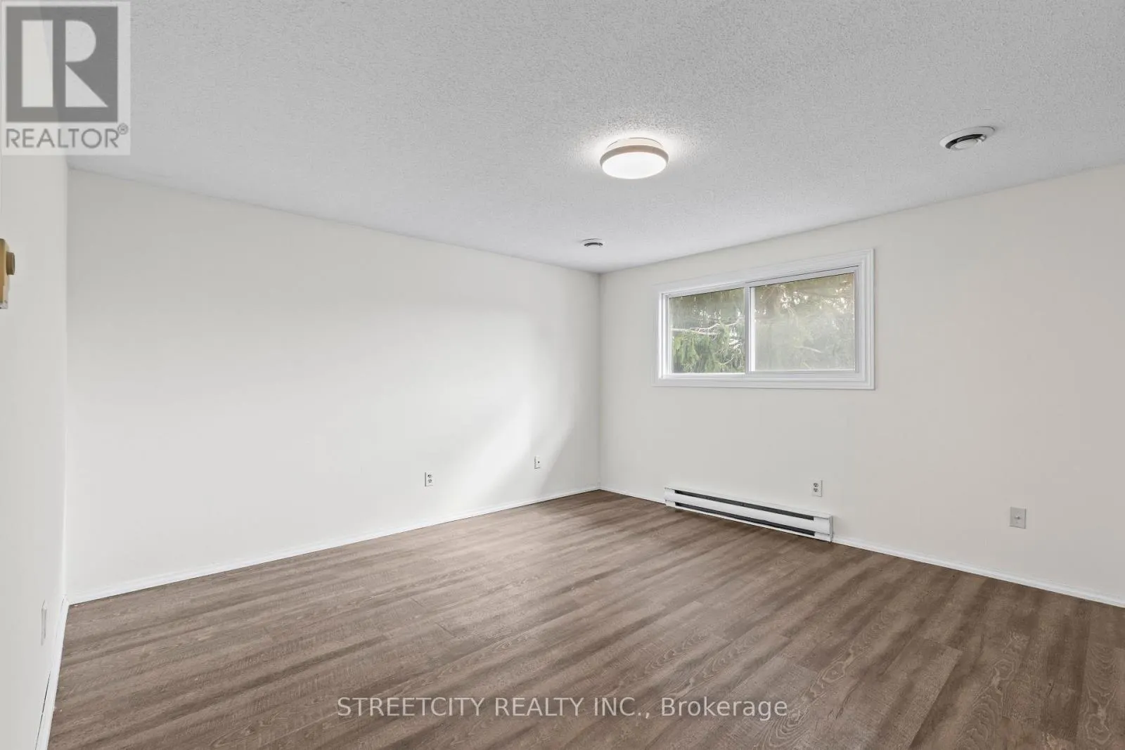 36 - 577 THIRD STREET, #36