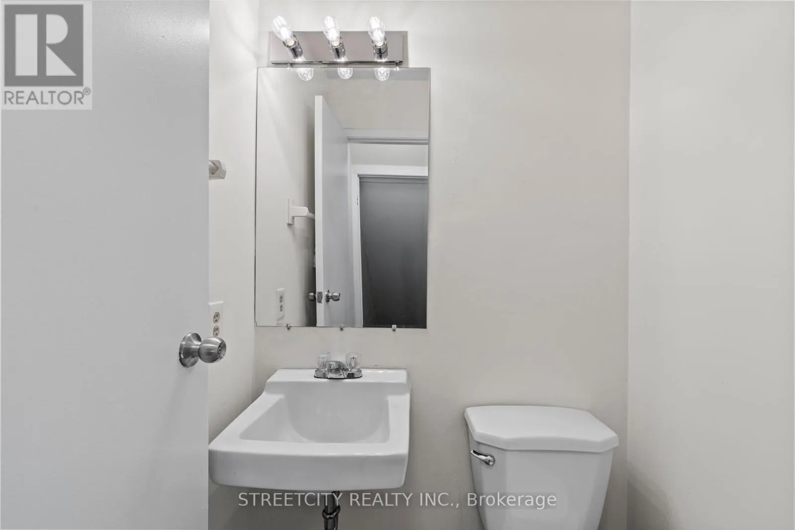 36 - 577 THIRD STREET, #36