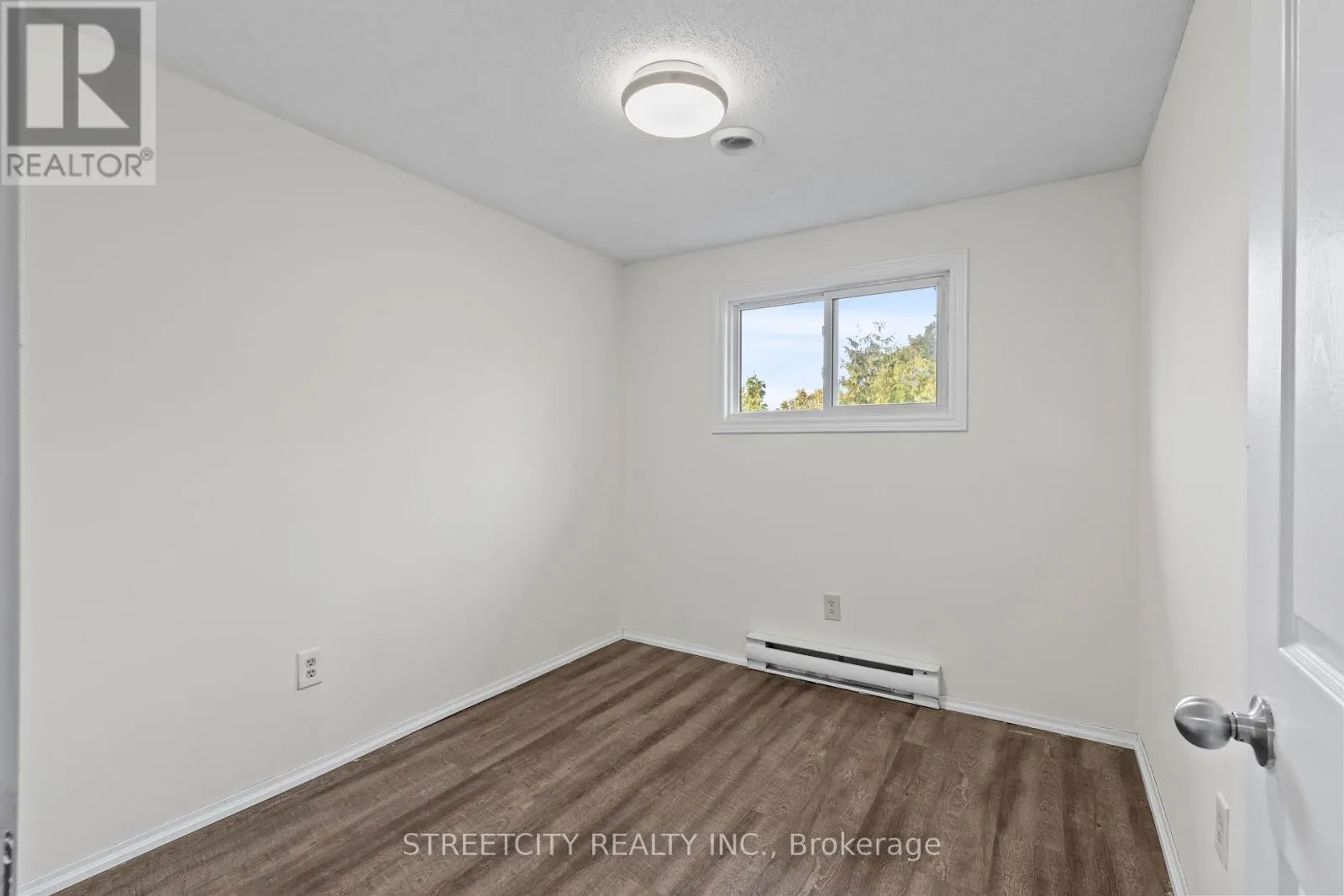 36 - 577 THIRD STREET, #36