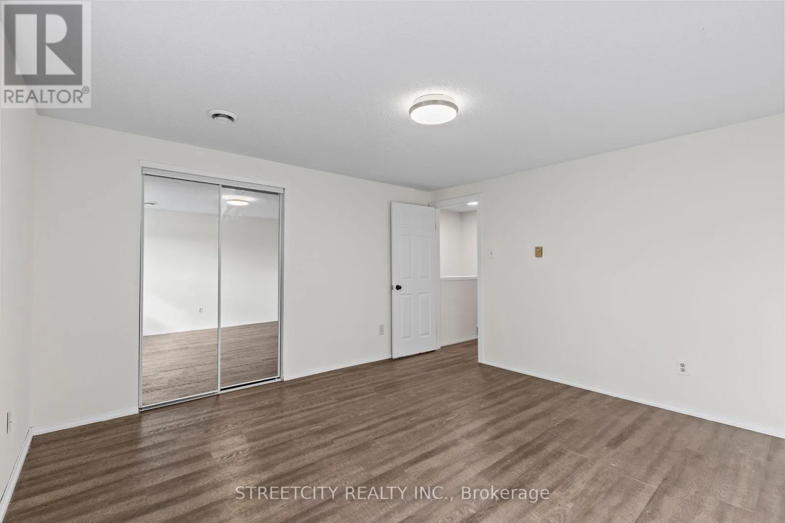 36 - 577 THIRD STREET, #36
