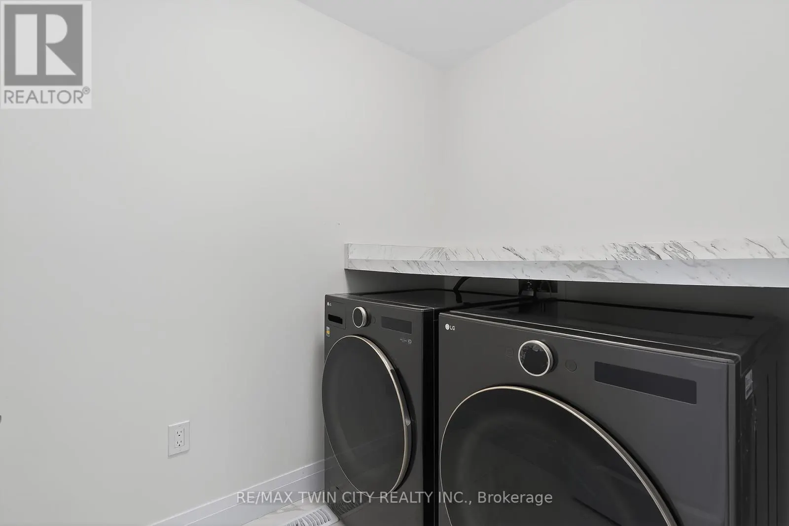 209 JEFFREY PLACE