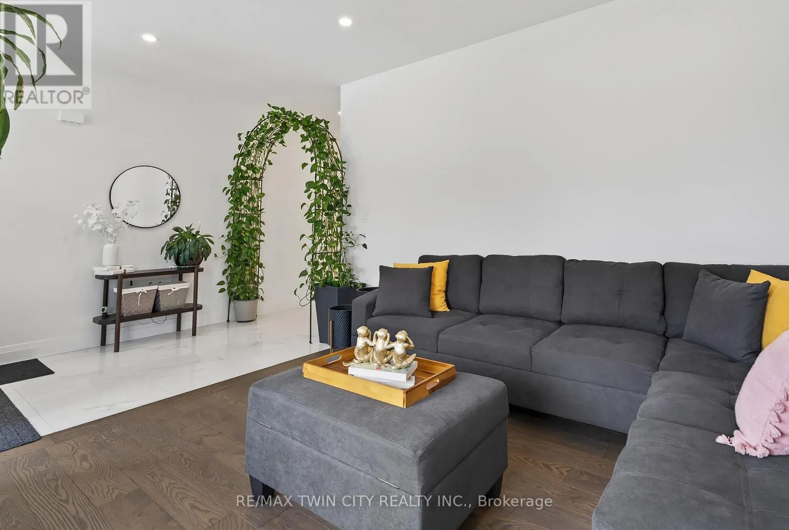 209 JEFFREY PLACE