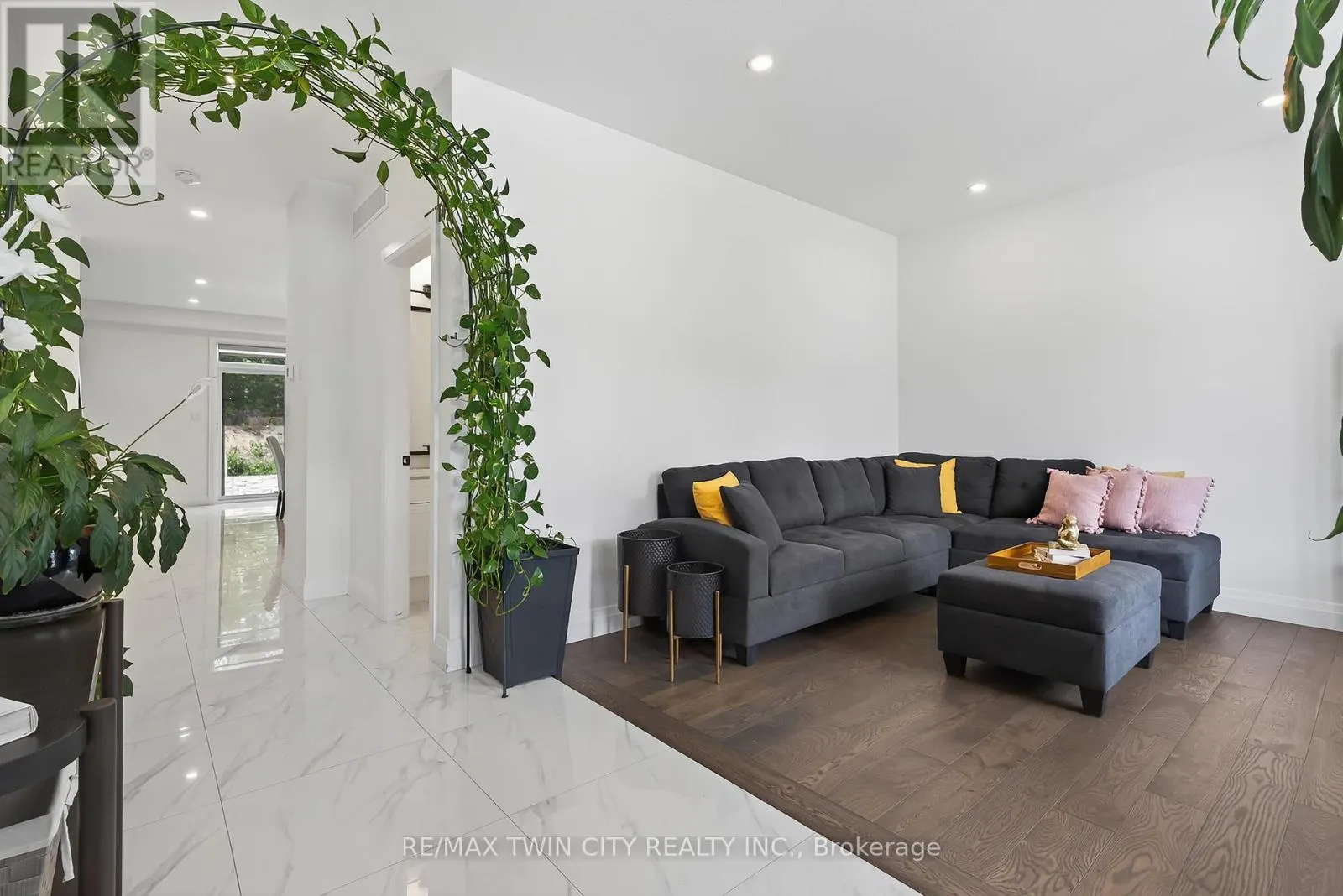 209 JEFFREY PLACE