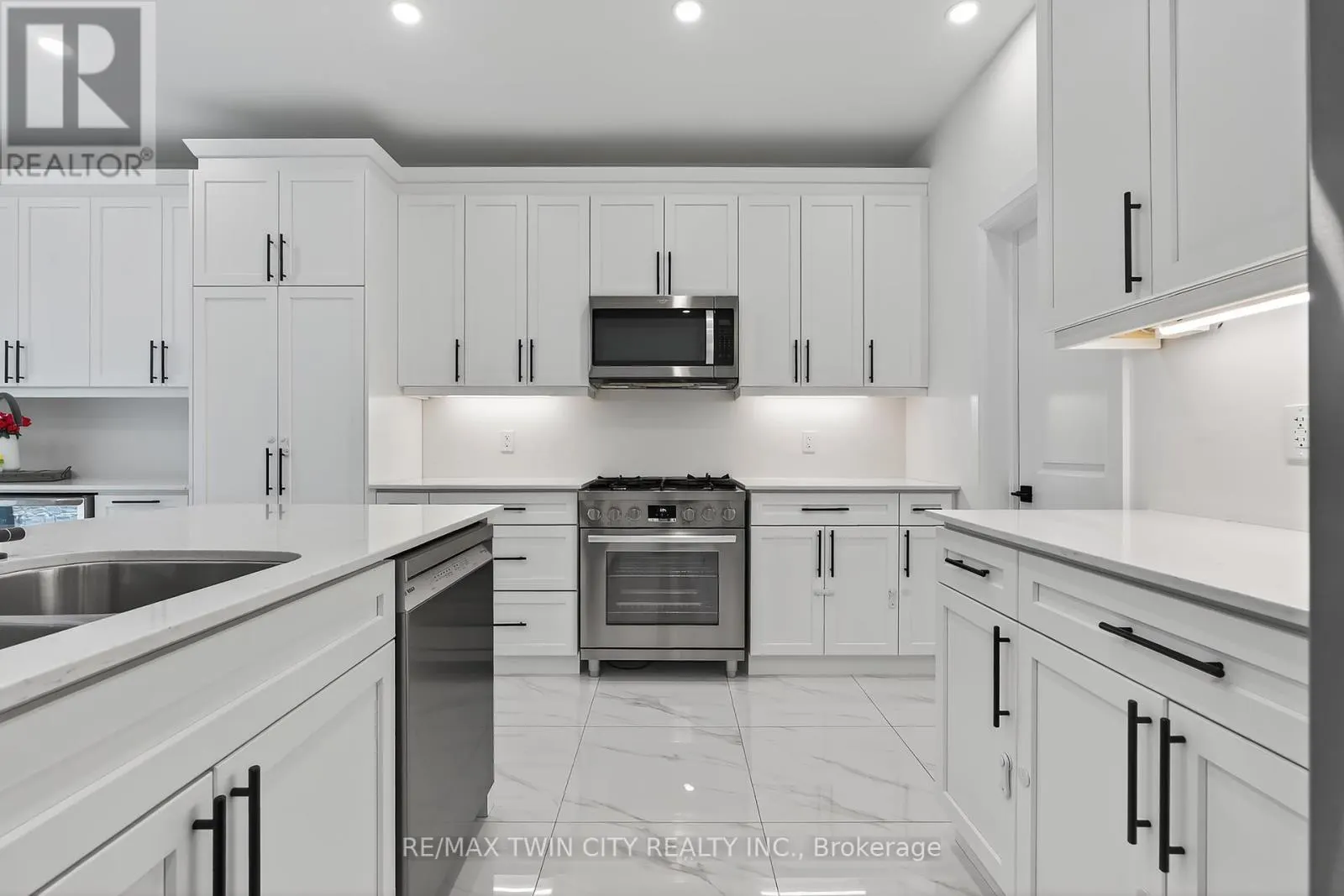 209 JEFFREY PLACE
