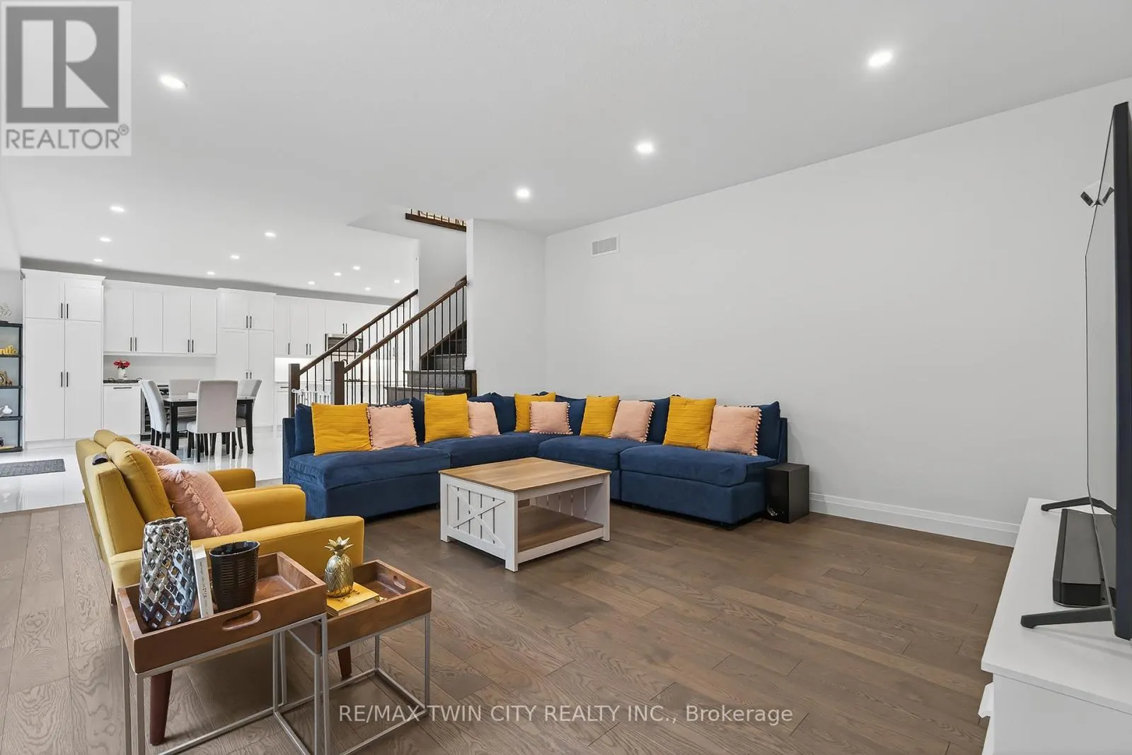 209 JEFFREY PLACE
