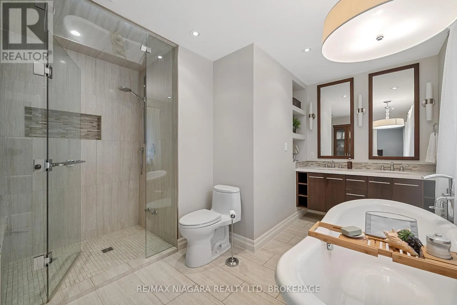 4618 SANDY COVE DRIVE