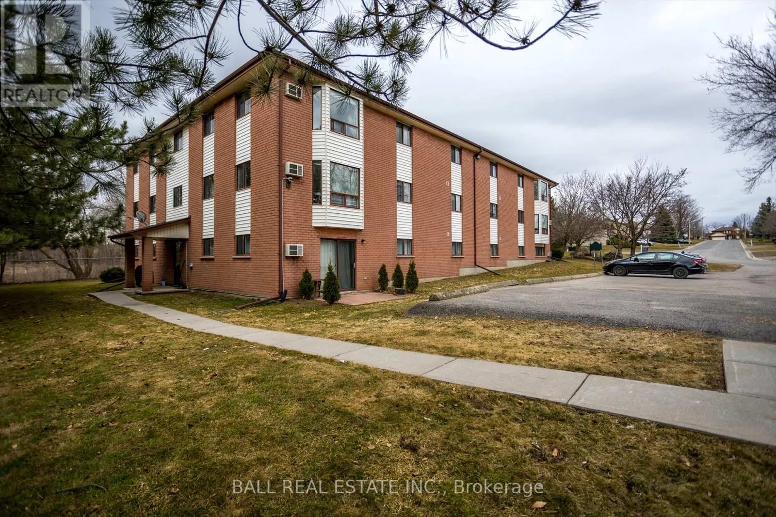 304 - 1429 CLEARVIEW DRIVE, #304