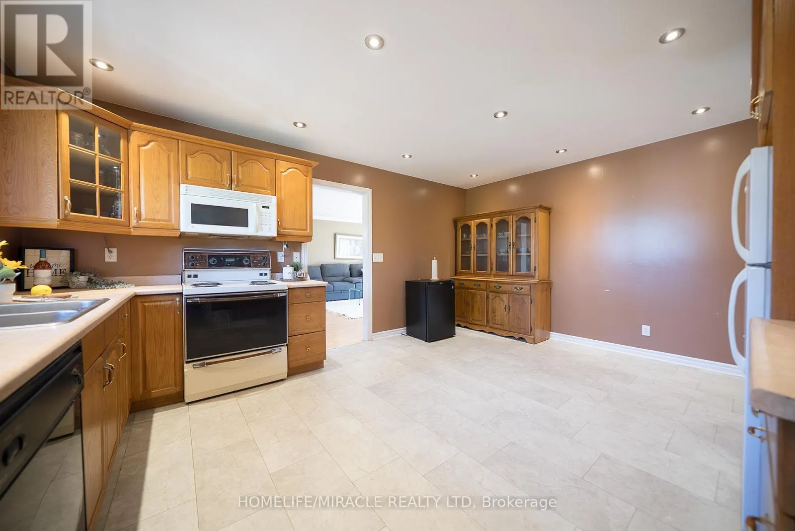 385 MOUNT PLEASANT ROAD