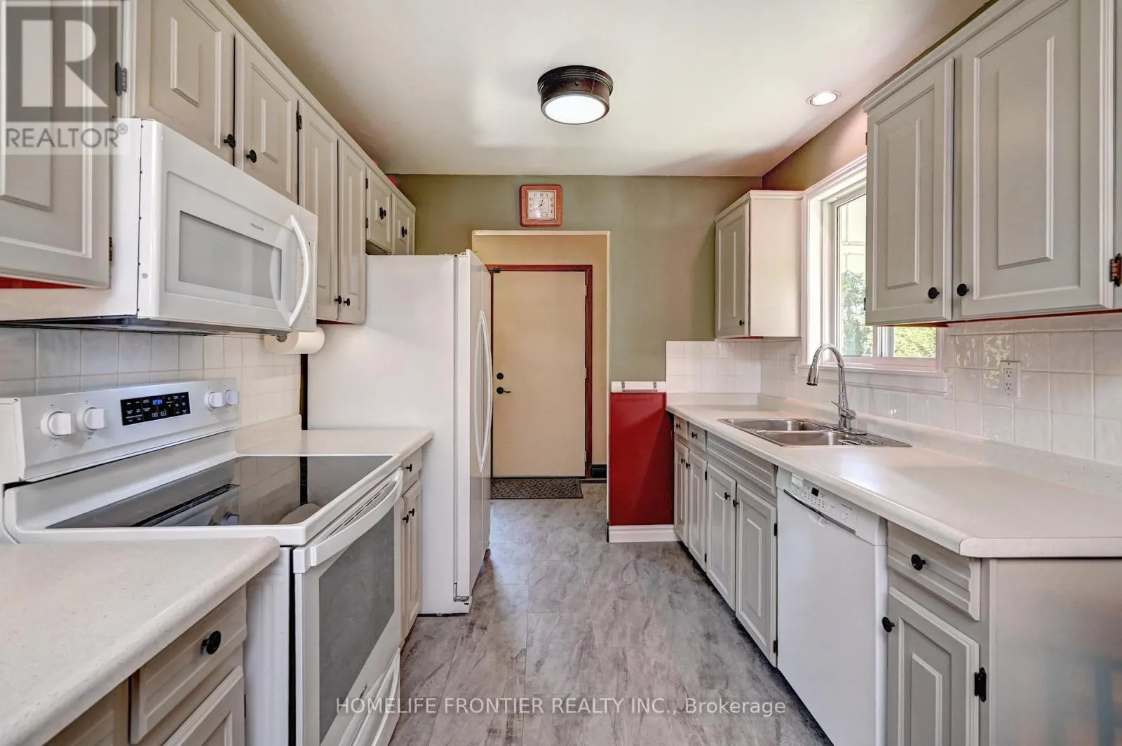 121 FOREST ROAD