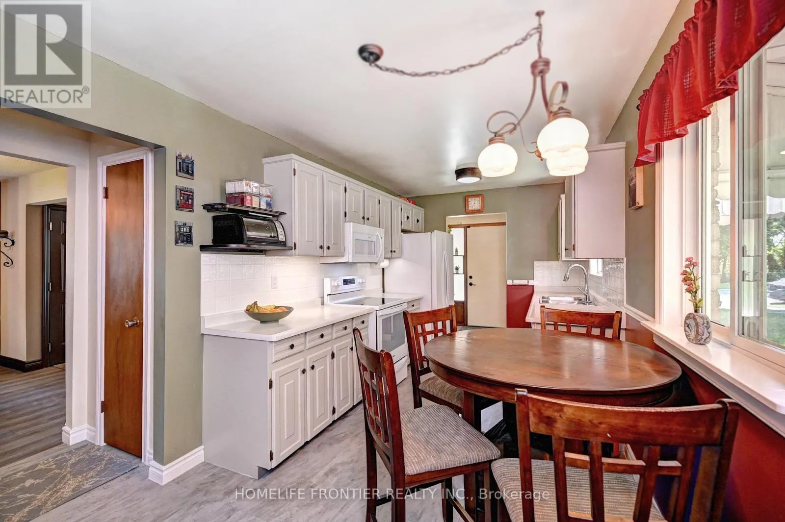 121 FOREST ROAD