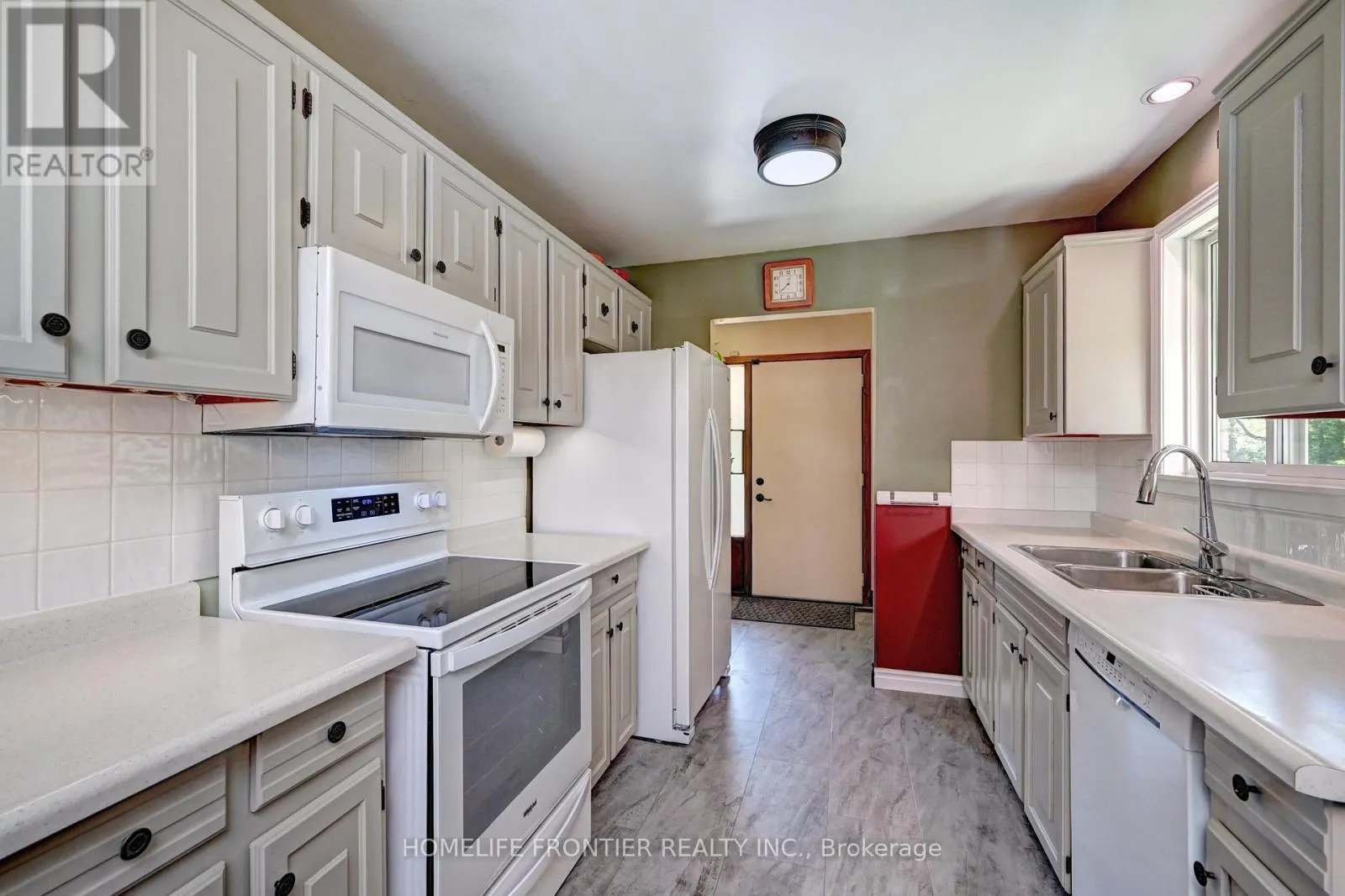 121 FOREST ROAD