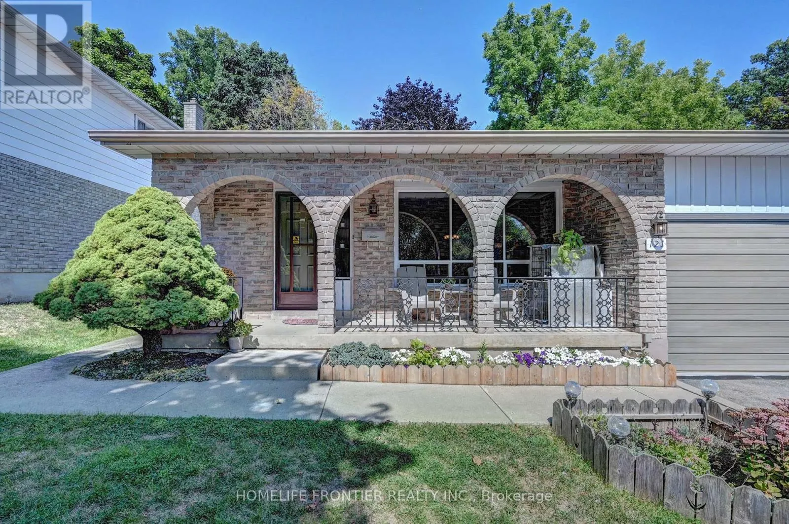 121 FOREST ROAD