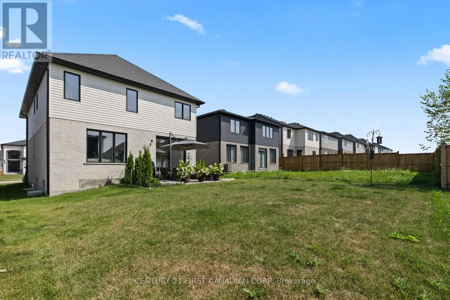 1907 FOUNTAIN GRASS DRIVE