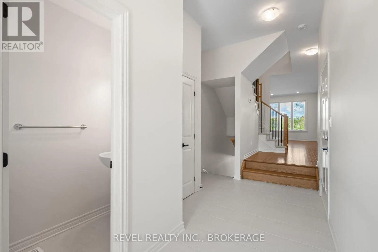 456 BUCKTHORN DRIVE