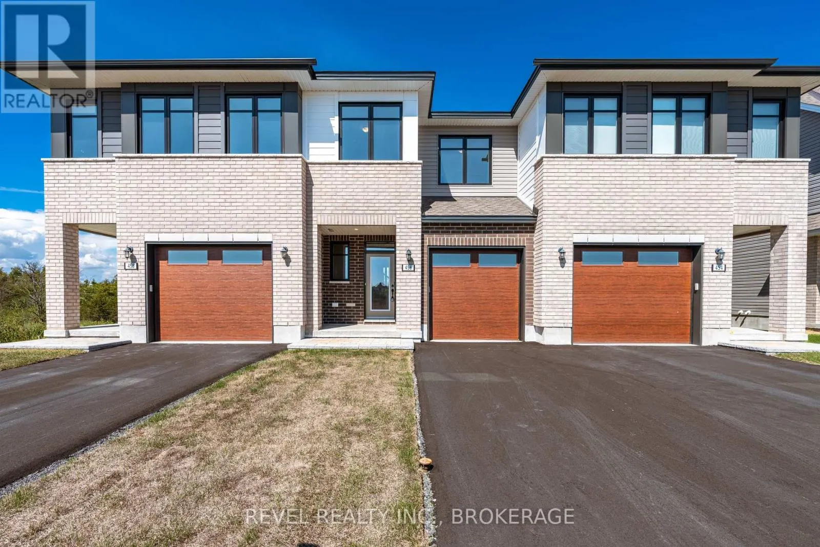 456 BUCKTHORN DRIVE