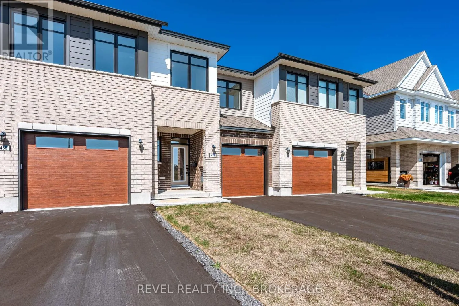 456 BUCKTHORN DRIVE