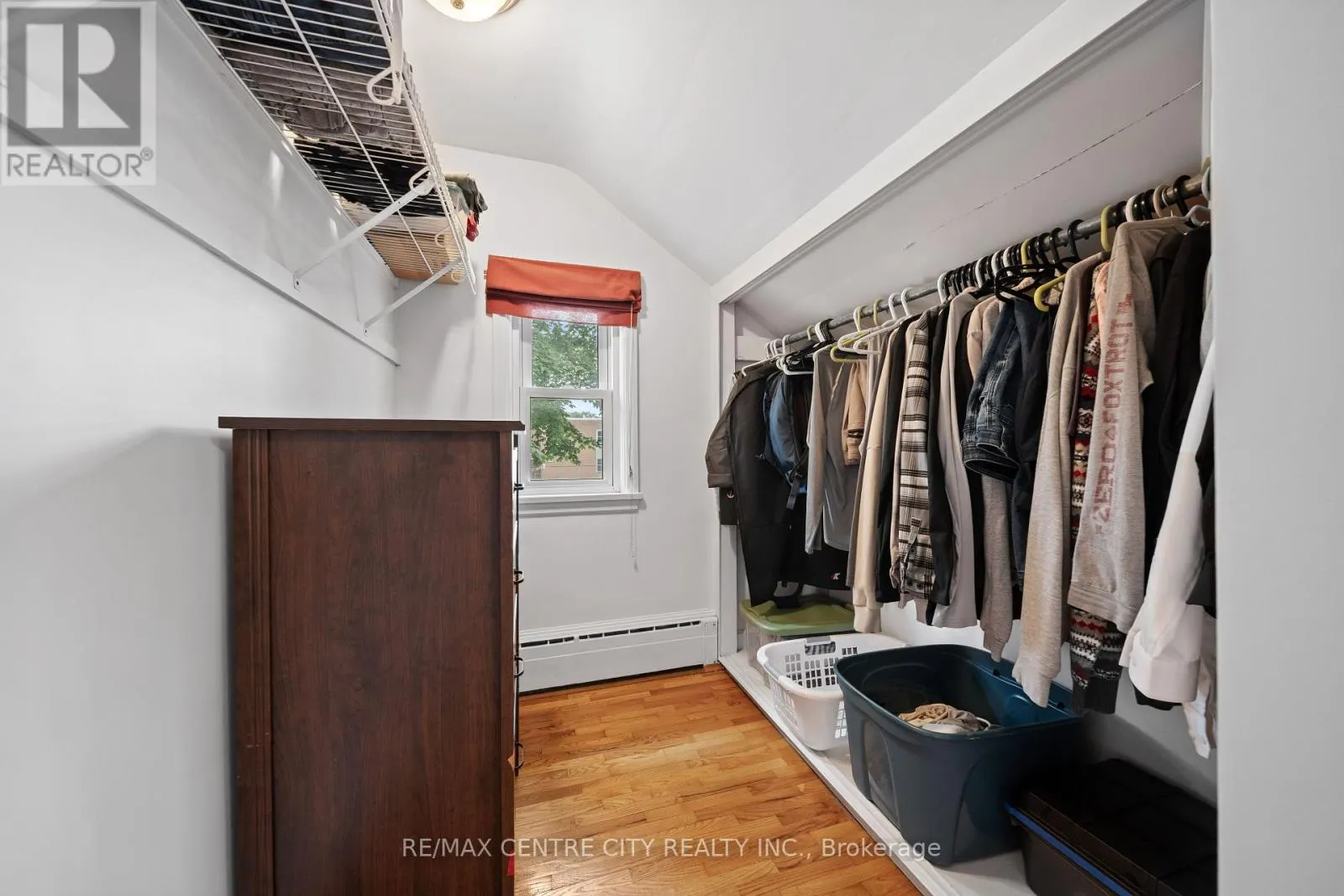 182 JOHN STREET S