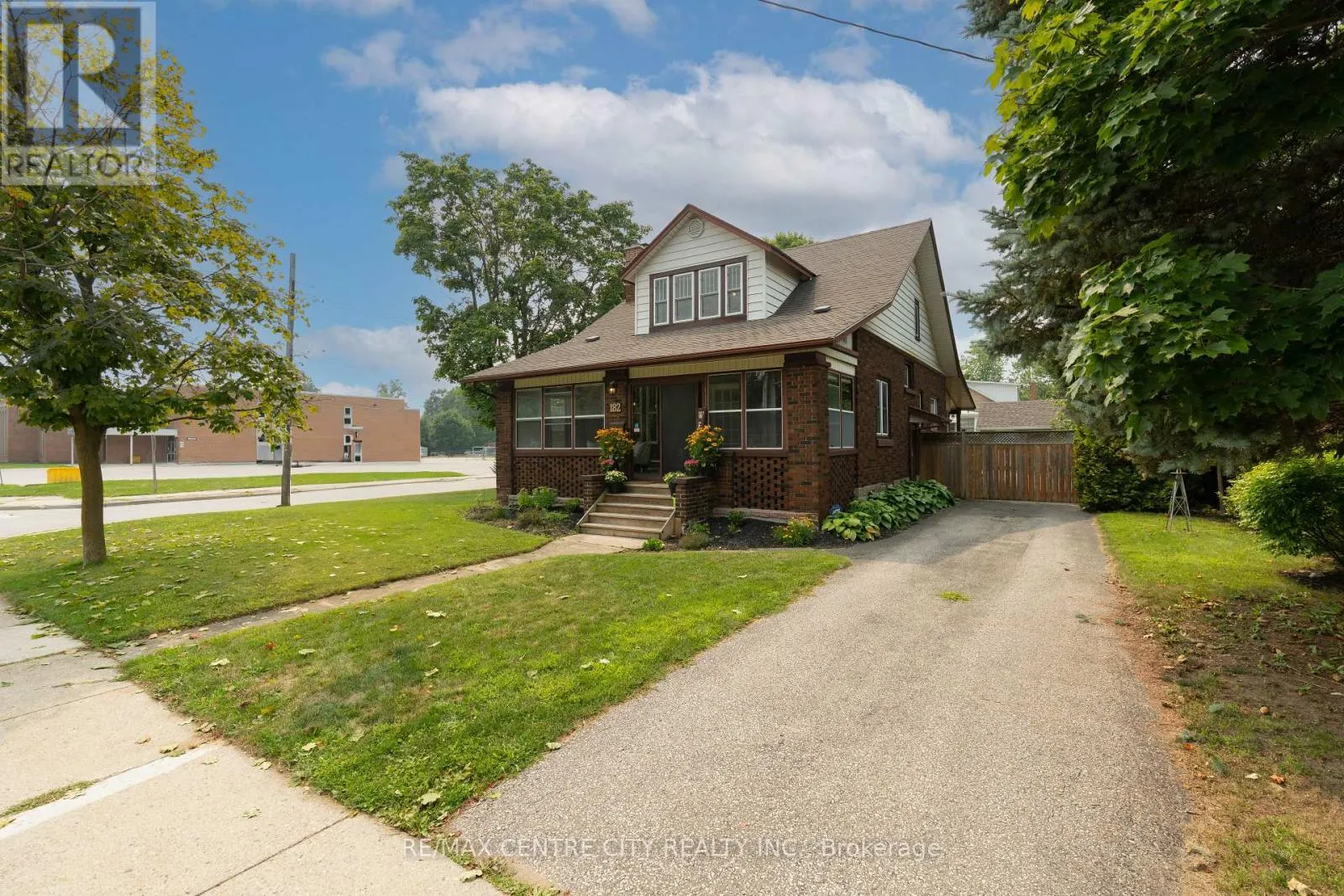 182 JOHN STREET S