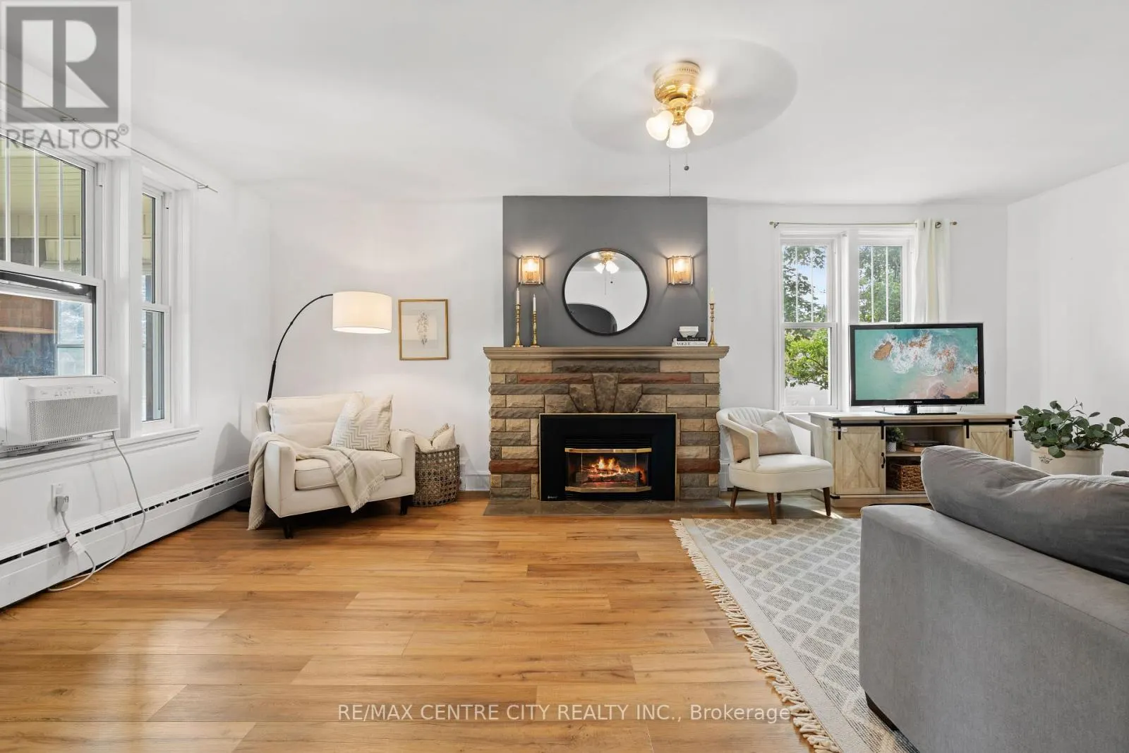 182 JOHN STREET S