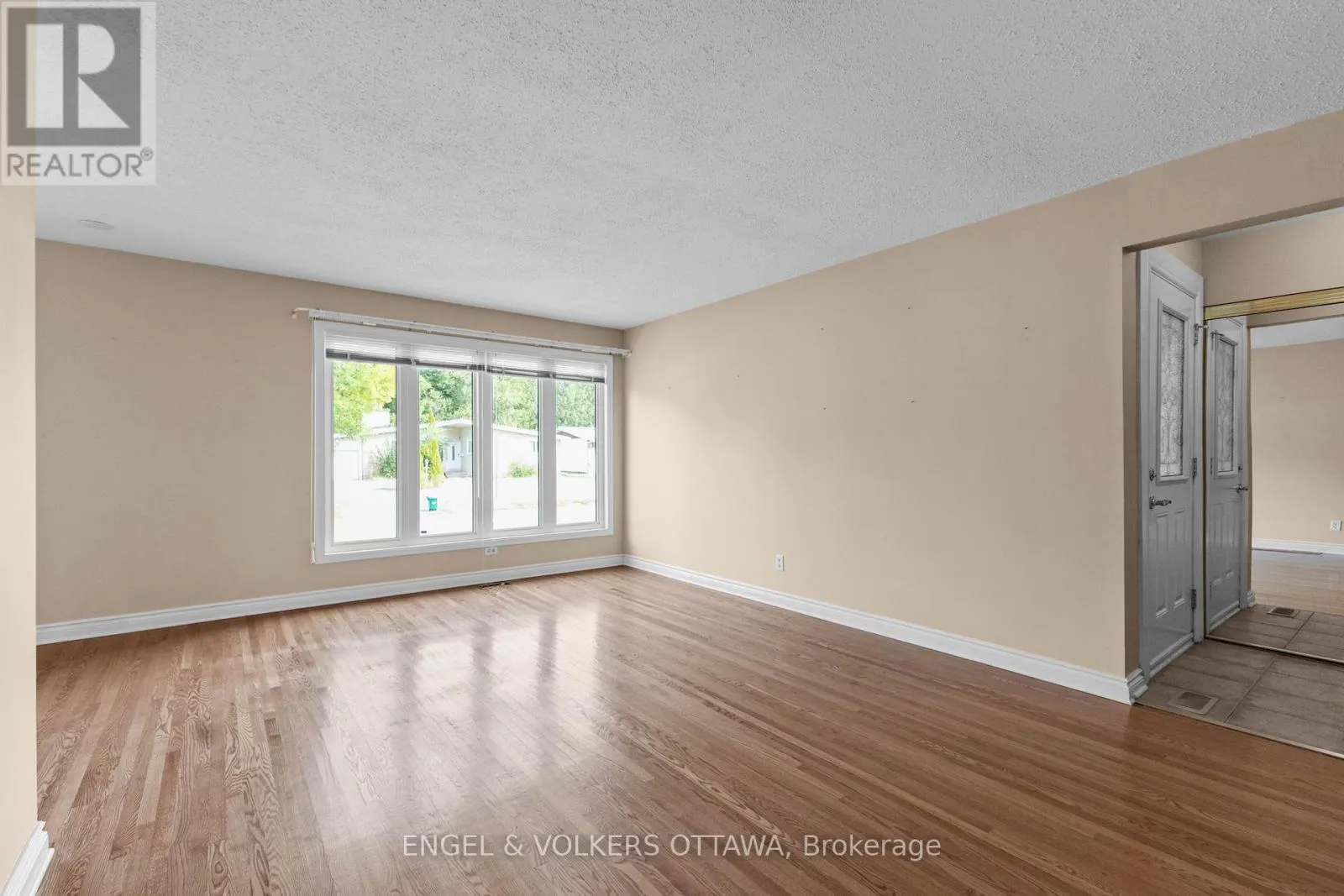 28 PARKER AVENUE