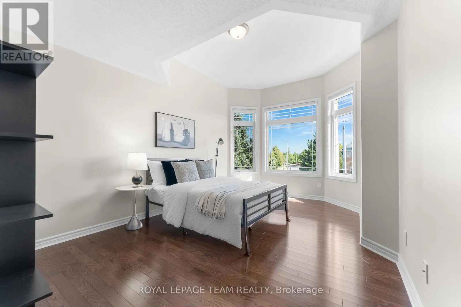 500 TESKIWA CRESCENT