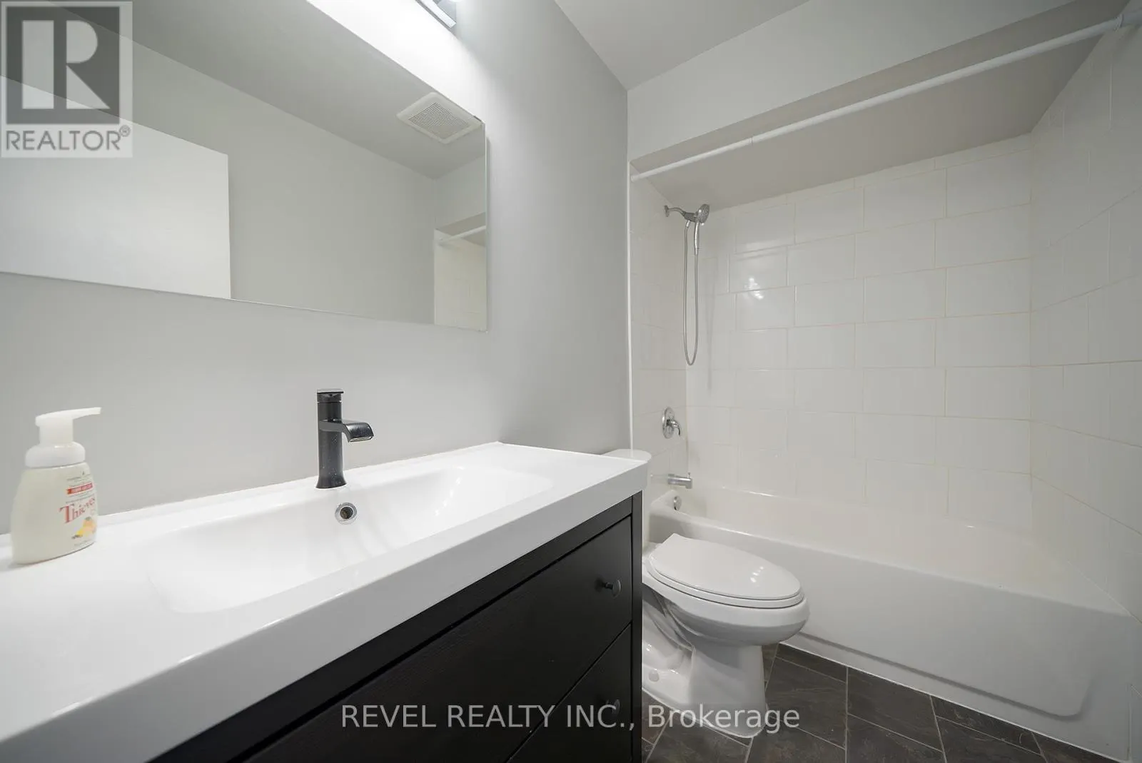 28 SOUTHGLEN ROAD