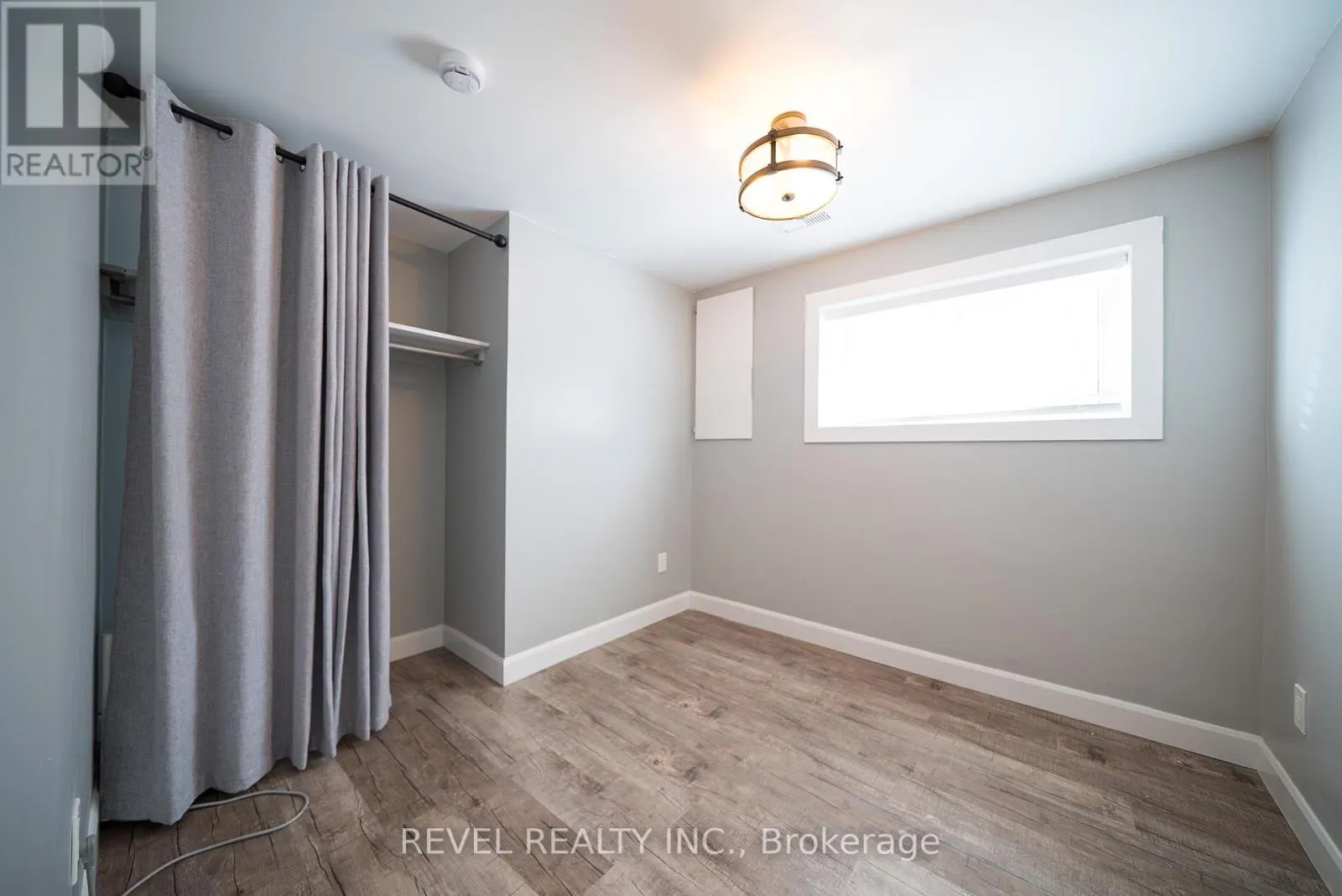 28 SOUTHGLEN ROAD