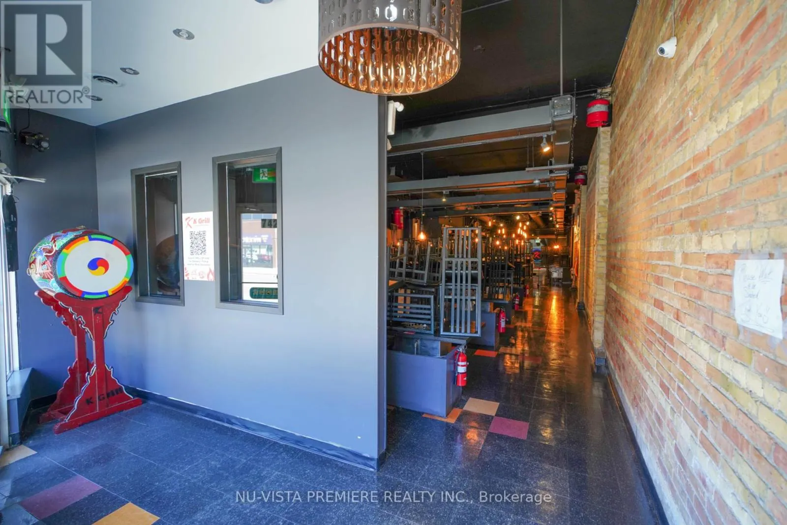 2 - 742 RICHMOND STREET, #2