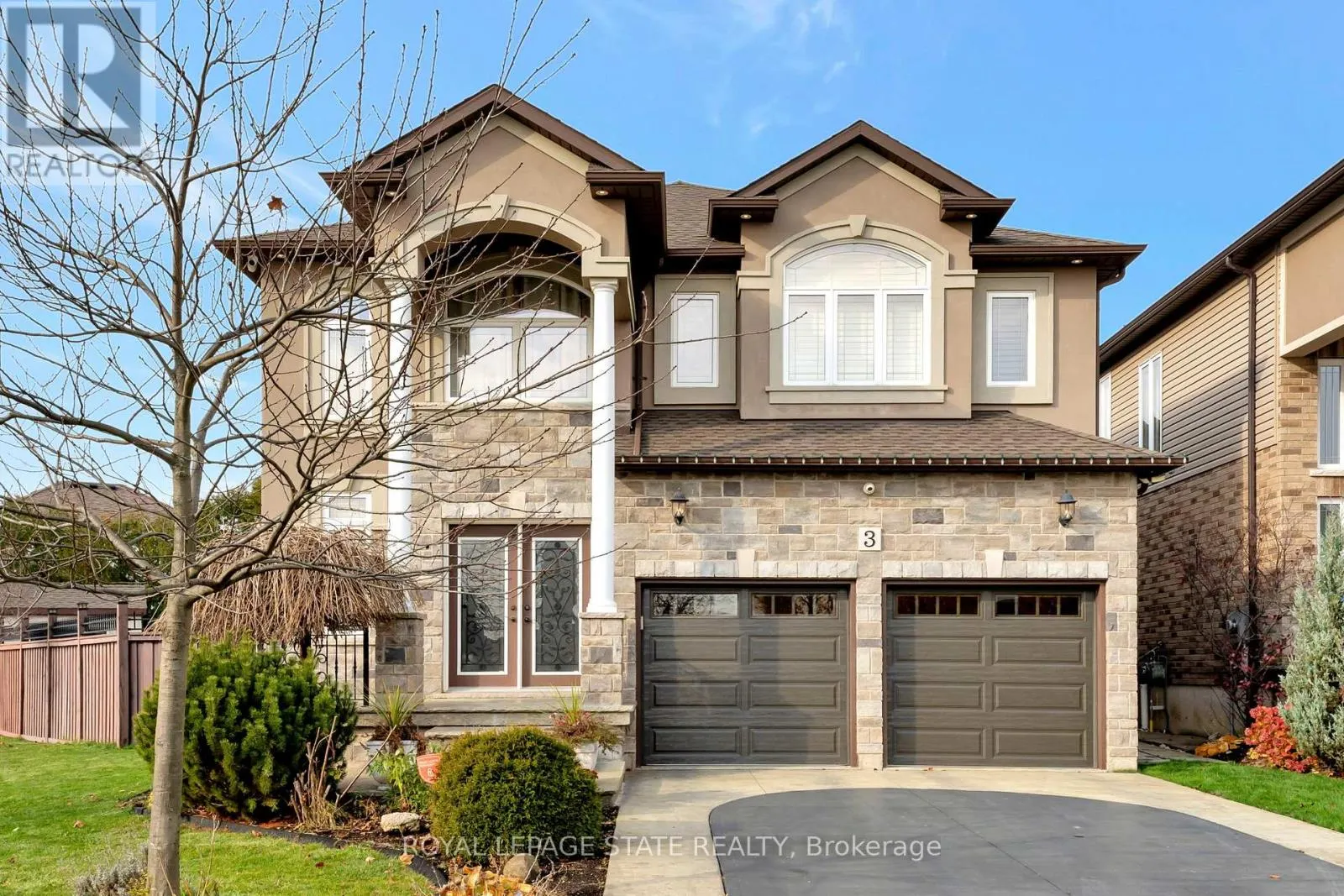 3 RIANNA COURT