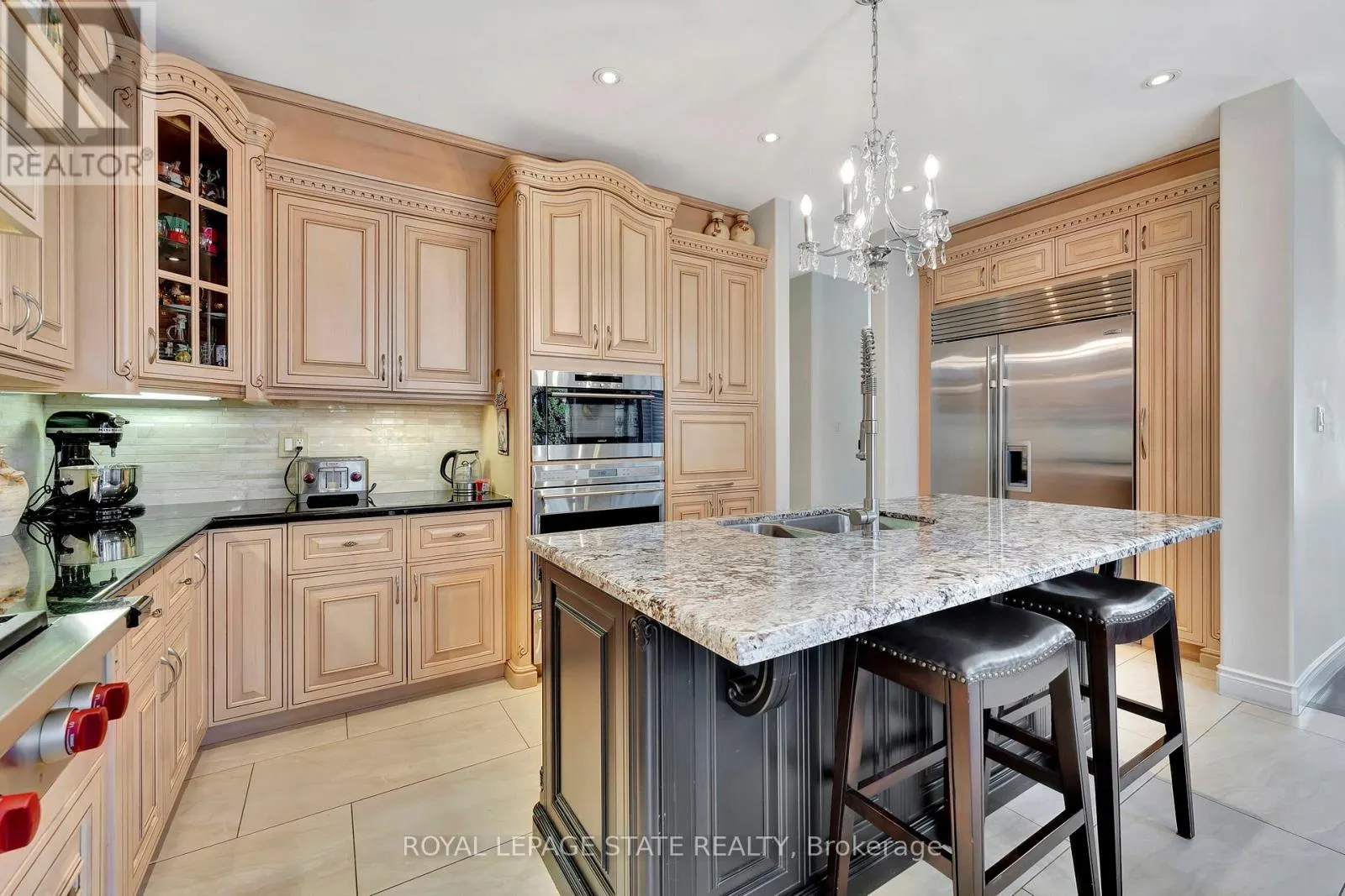 3 RIANNA COURT