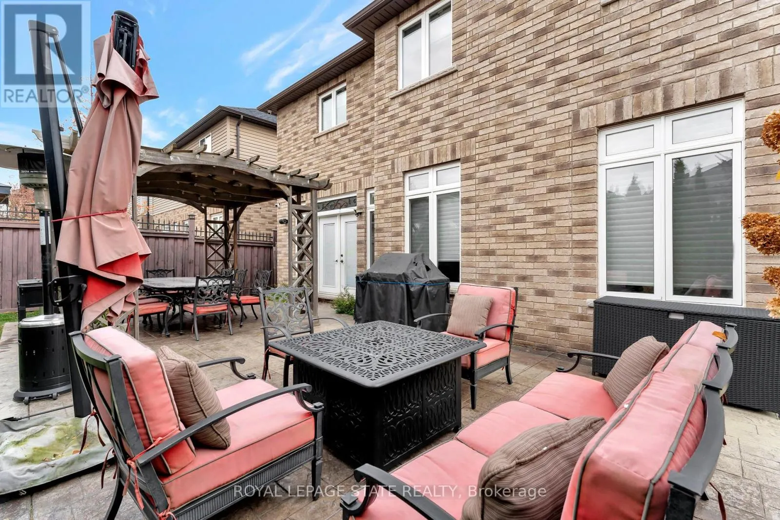 3 RIANNA COURT