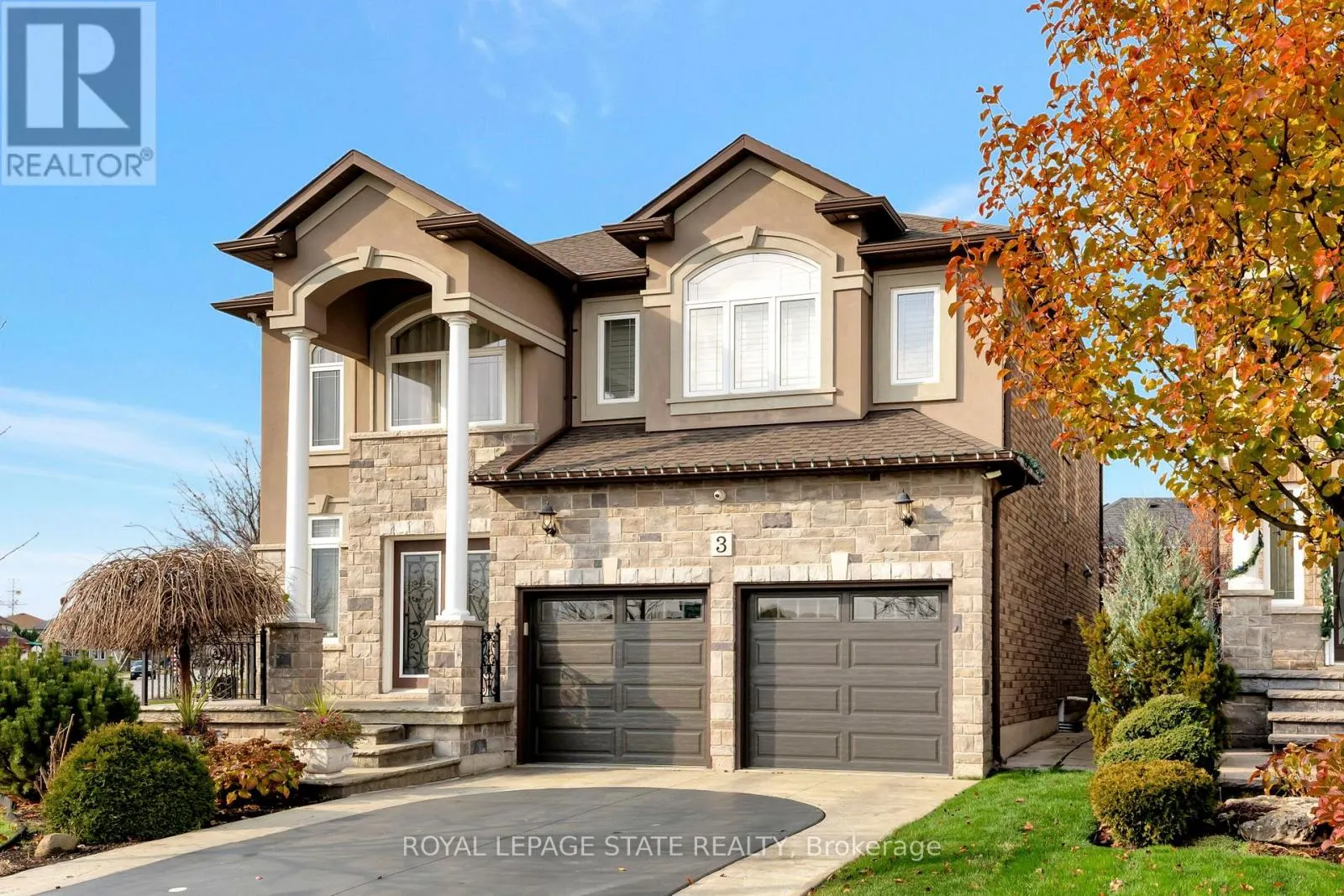 3 RIANNA COURT
