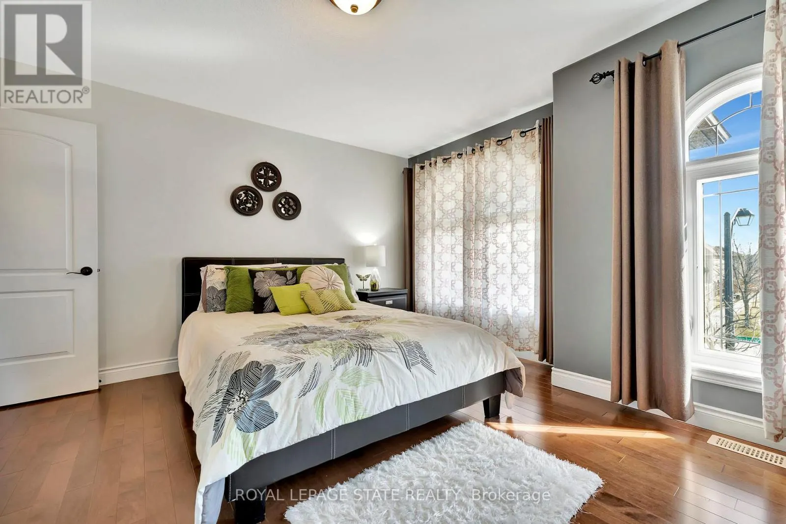 3 RIANNA COURT