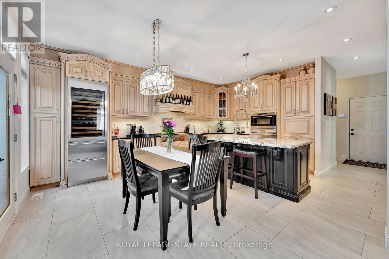 3 RIANNA COURT