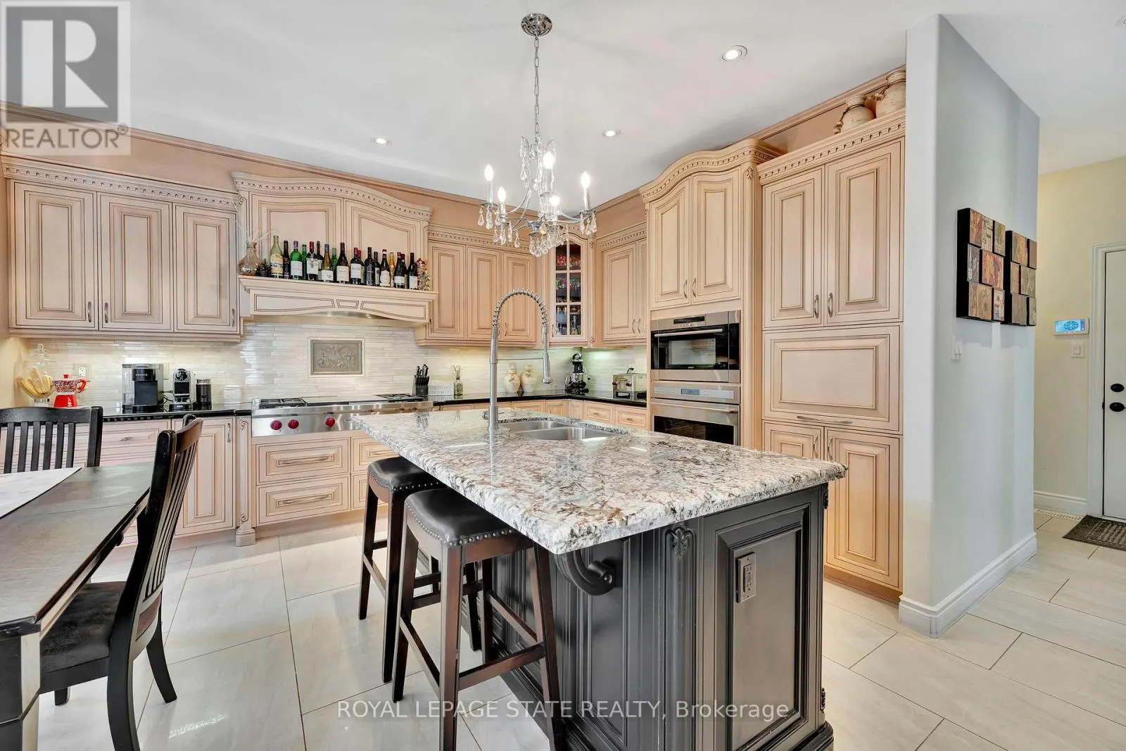 3 RIANNA COURT