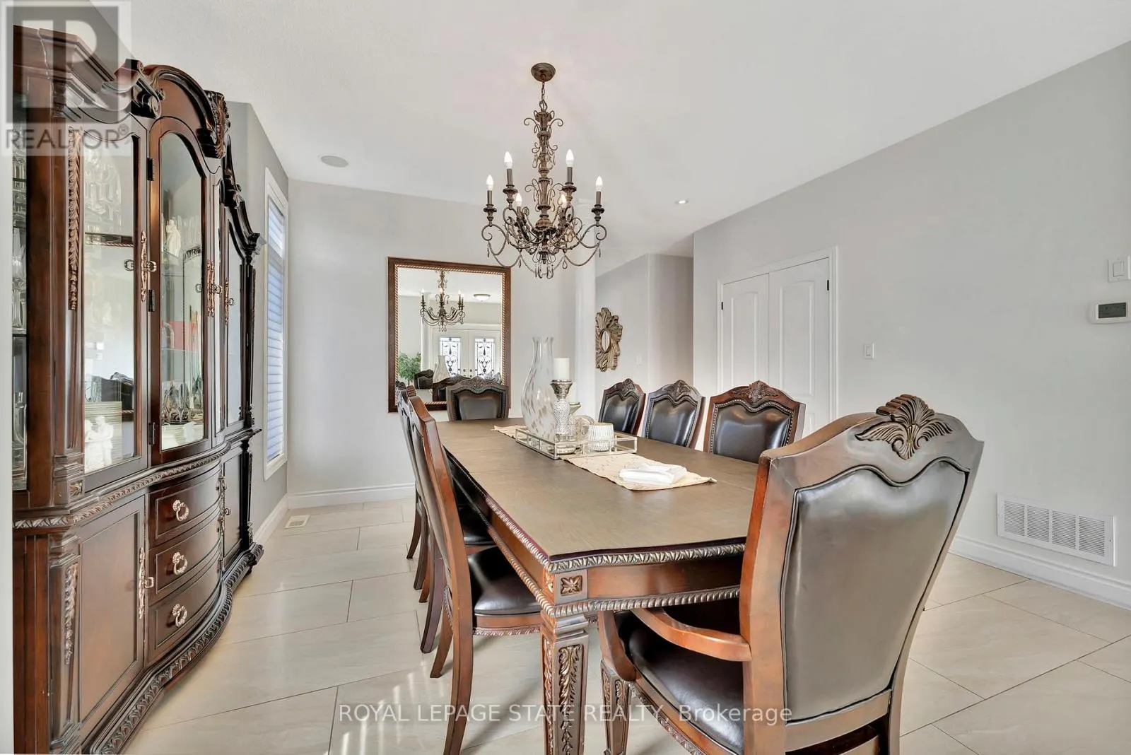 3 RIANNA COURT