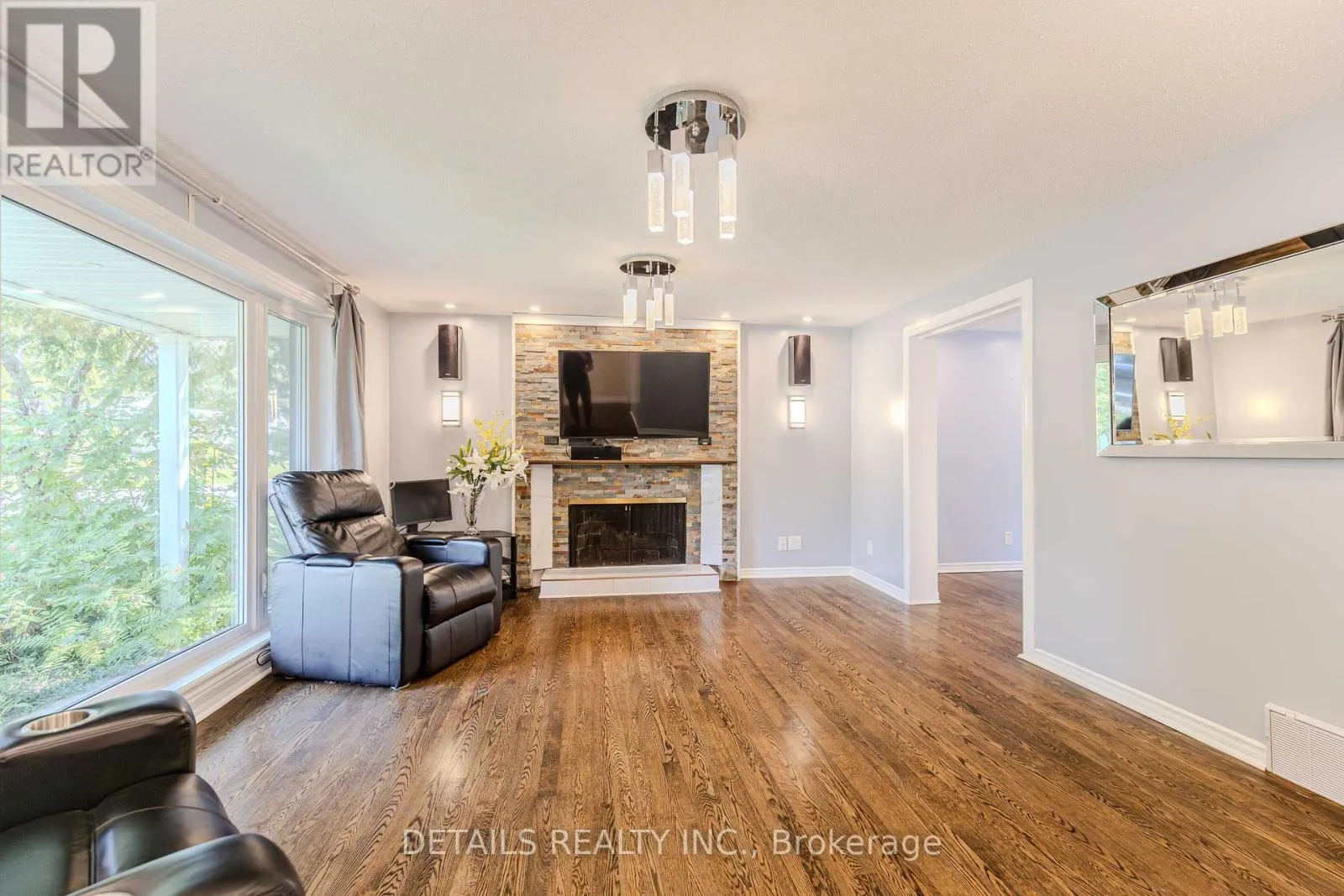 20 TRILLIUM AVENUE E