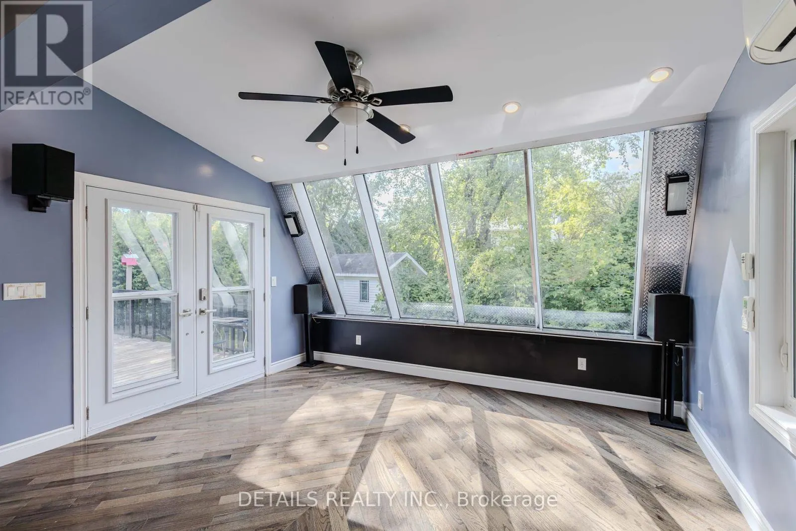 20 TRILLIUM AVENUE E