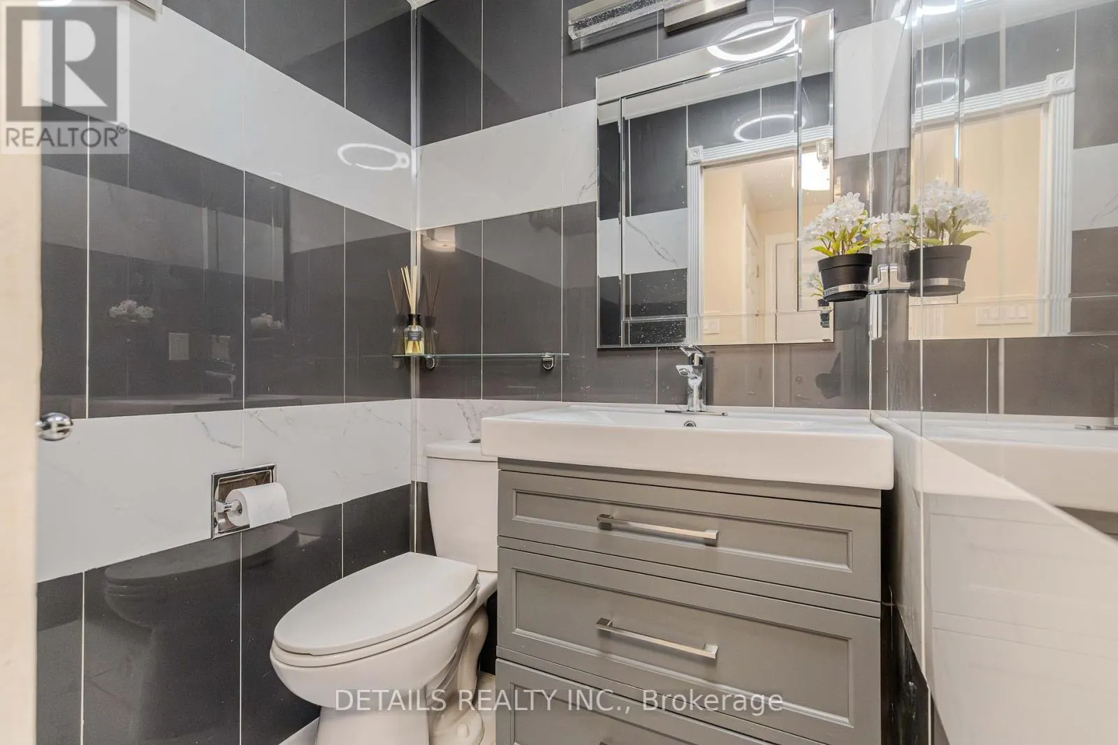 20 TRILLIUM AVENUE E